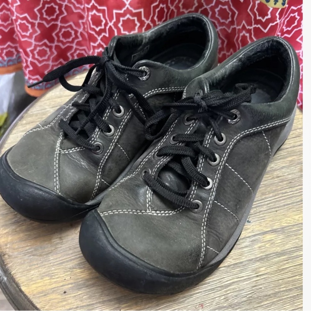Woman Gray Leather Keens SZ 8 5322-black-eu-09 lace ups